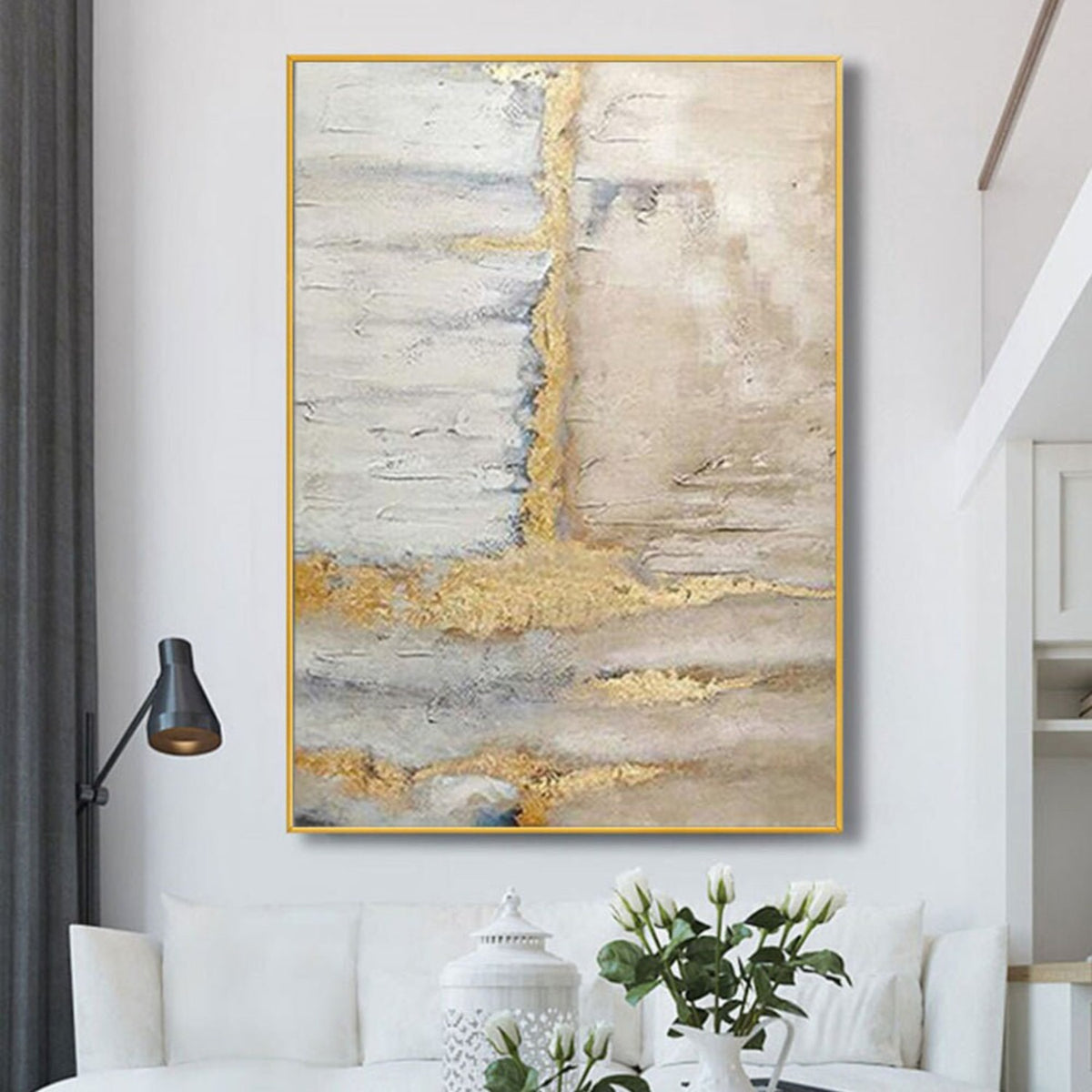 Room mockup. A rough gold-coloured vertical ridge crosses pale cream and grey horizontal scraped textures with shorter gold bands below.